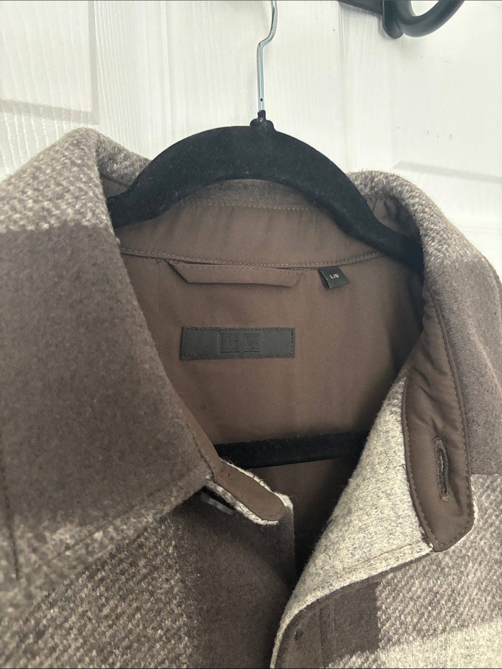 Uniqlo | L | Unisex Grey/Green Plaid Button-Up Shirt - Picture 3 of 6